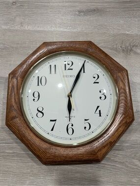 CH176 SEIKO 12 Inch Octagonal Solid Oak Wall Clock Tested And Works